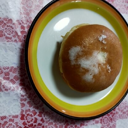 チョコ30ちゃん(ﾉ*°▽°)ﾉ丸いパンで揚げパン♪♪グラニュー糖で美味しかったです＼(^^)／